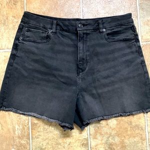 AE Stretch Curvy Mom Shorts- Black